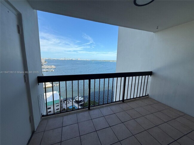 Foto del edificio - 2333 Brickell Ave