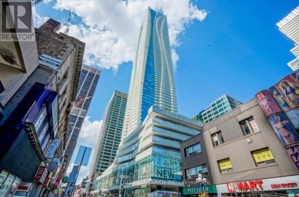 Photo principale - 1-5801 Bloor St E