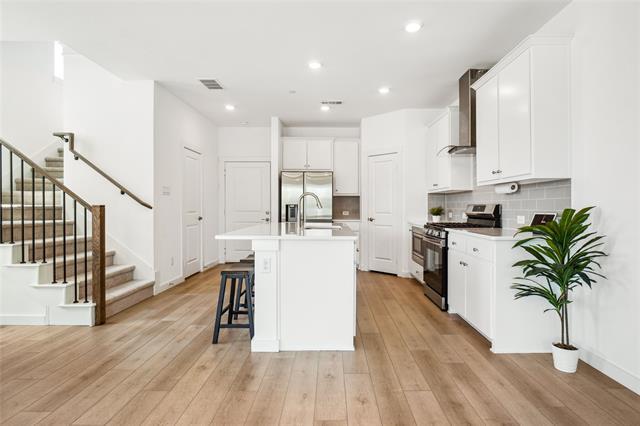 Foto del edificio - 3811 Rosemont Dr