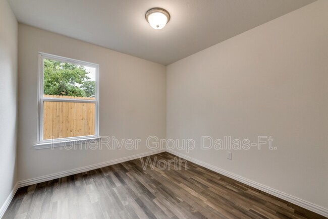 Foto del edificio - 2527 Elsie Faye Heggins St
