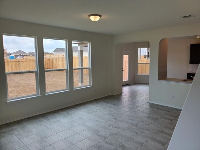 Foto del edificio - 638 Bailey Park Dr