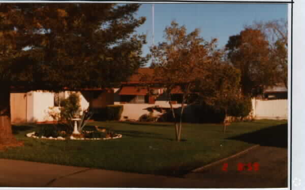 Primary Photo - 2511-2515 48th Ave