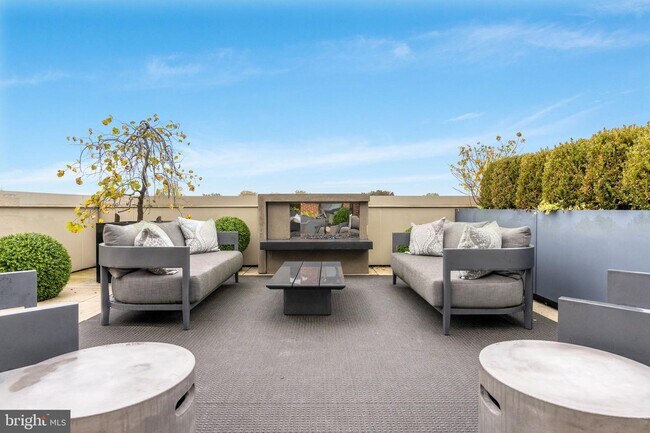 Foto del edificio - 4915 Hampden Ln