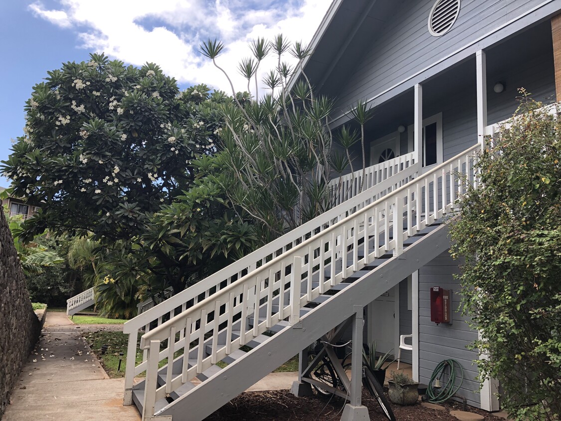 Front Entry 2nd floor - 160 Keonekai Rd