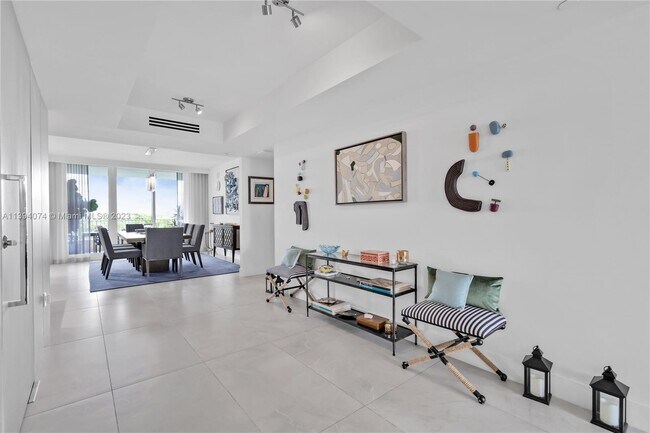 Building Photo - 781 Crandon Blvd