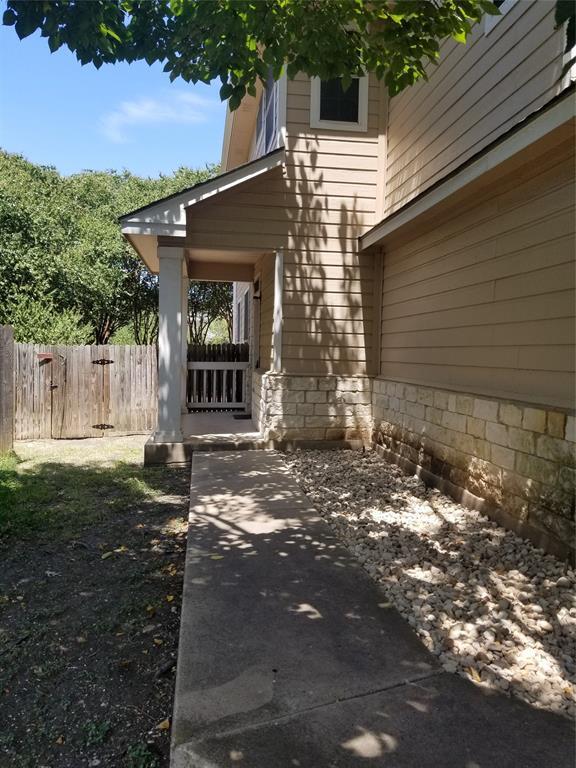 Foto del edificio - 2928 Thrushwood Dr