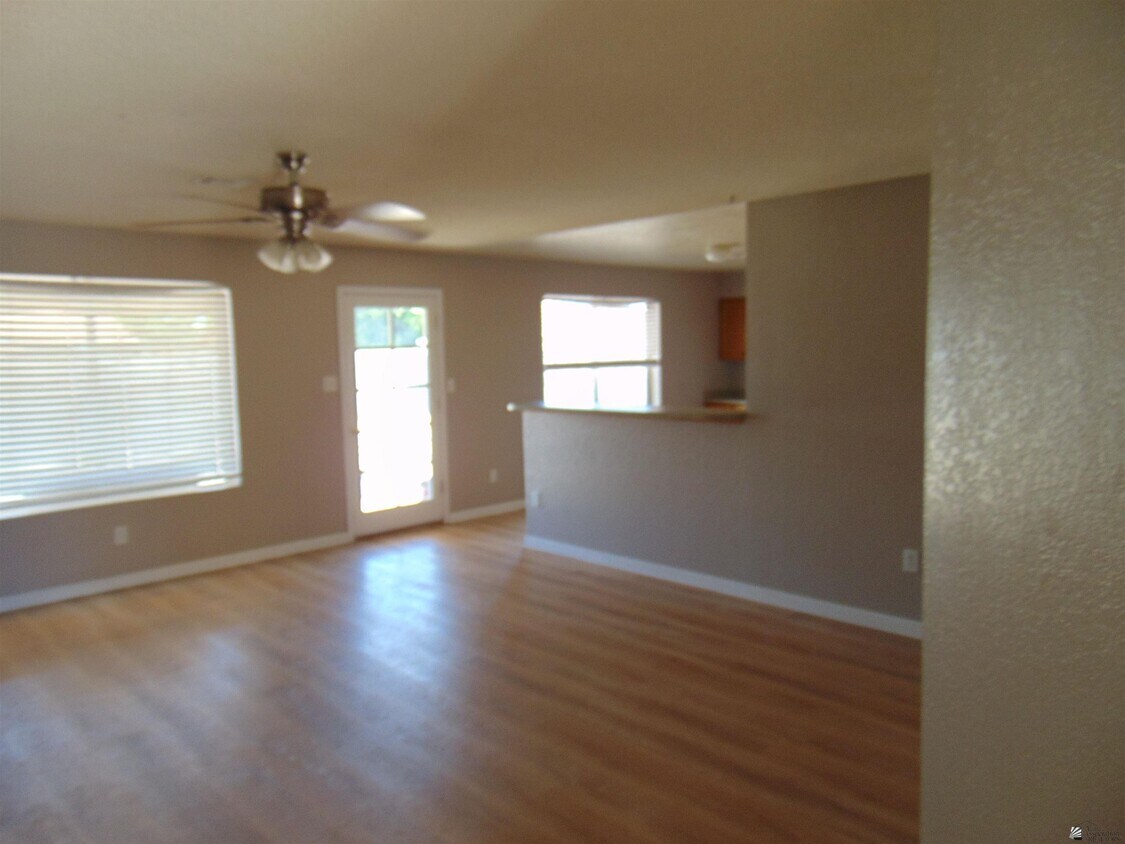 Foto principal - 11382 E 25th St