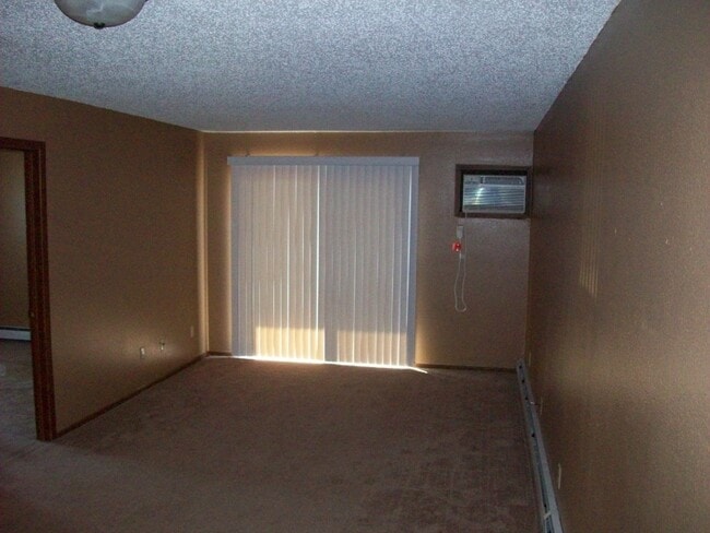 Foto del edificio - 2208 E Divide Ave