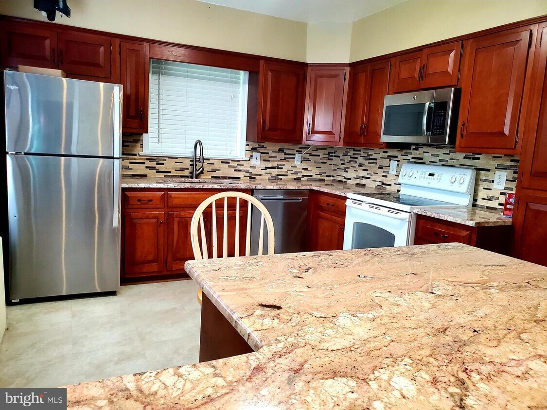 Foto principal - 321 32nd St