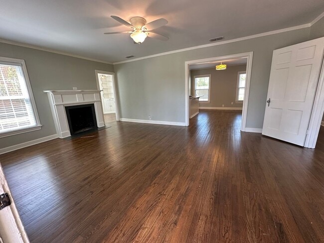 Building Photo - 514 E Charnwood St