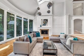 Building Photo - 5 Coachman's Ct