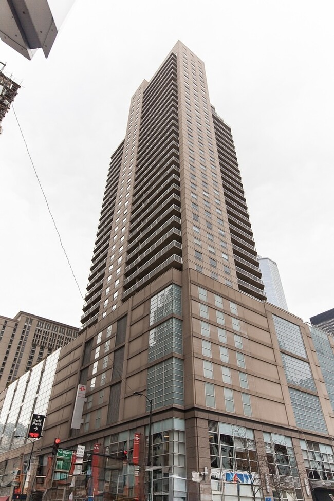 Building Photo - 545 N Dearborn St