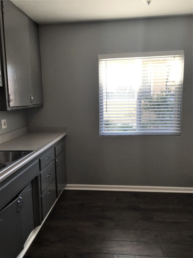 Building Photo - 6575 Trigo Rd