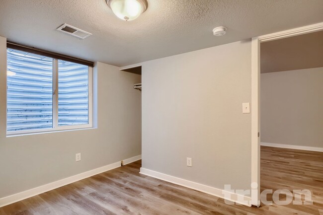 Foto del edificio - 2625 Alpine Ave