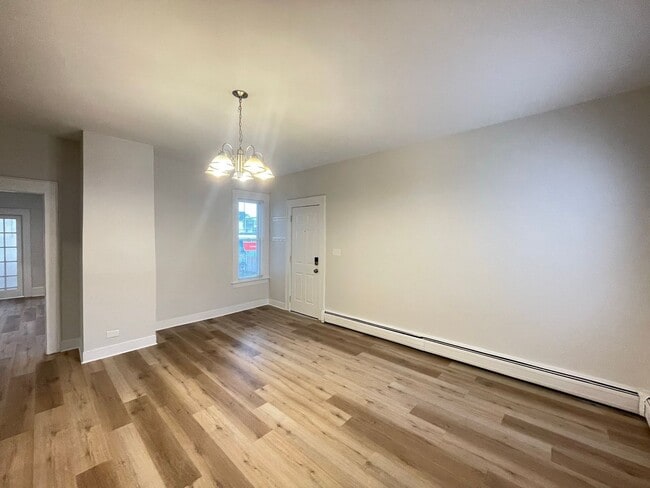 Building Photo - 386 Rimmon St