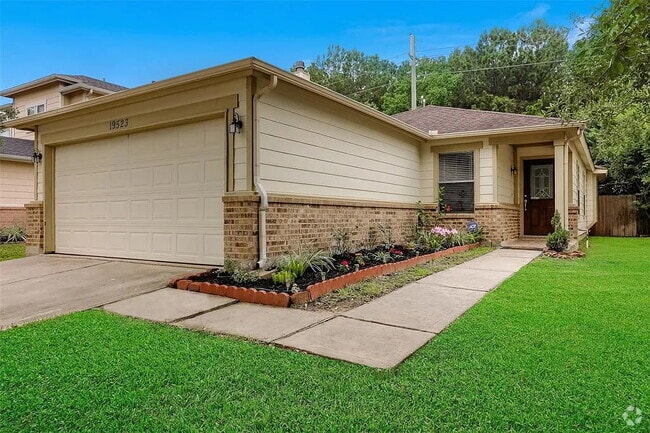Building Photo - 19523 Rippling Brook Ln