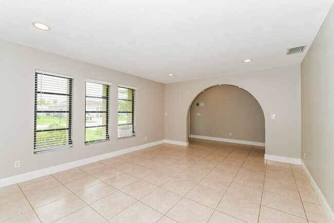 Foto del edificio - 1327 SE 1st St