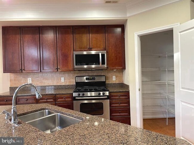 Foto del edificio - 12313 Tanalian Falls Ln