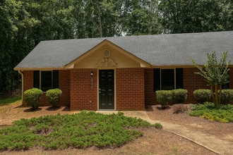 Building Photo - 1111 Wellington Dr