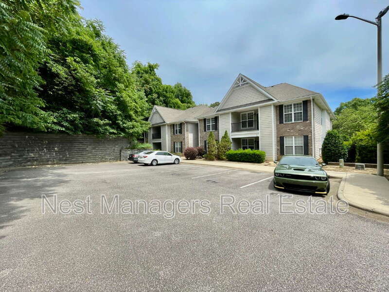 Primary Photo - 206 Fountainhead Ln