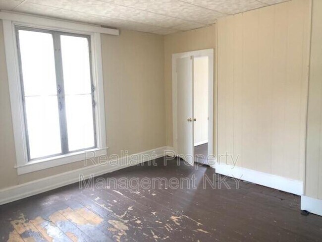 Building Photo - 10 Martin St