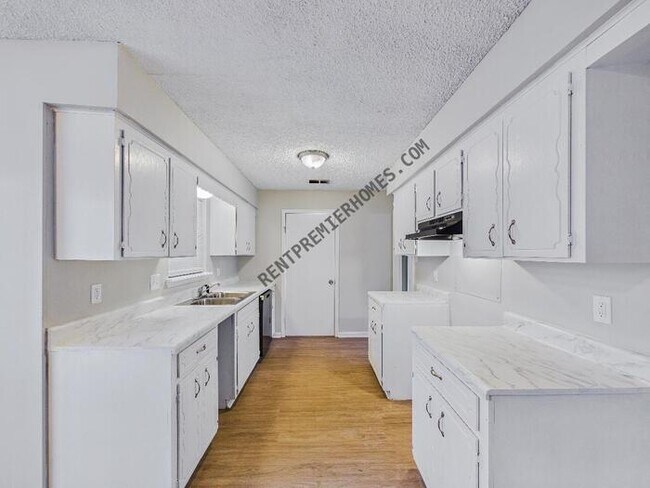 Foto del edificio - 4913 Foxrun Cir