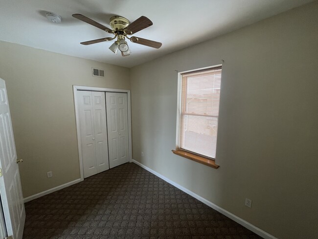 Building Photo - 357 Grove St