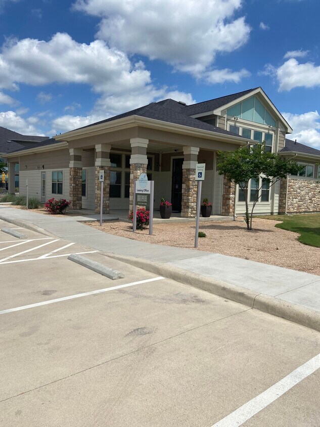 The Stanton 2115 Windsor Blvd Lockhart, TX Apartments for Rent in