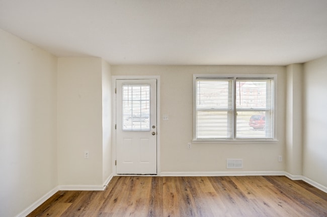 Building Photo - 787 Yale Ave