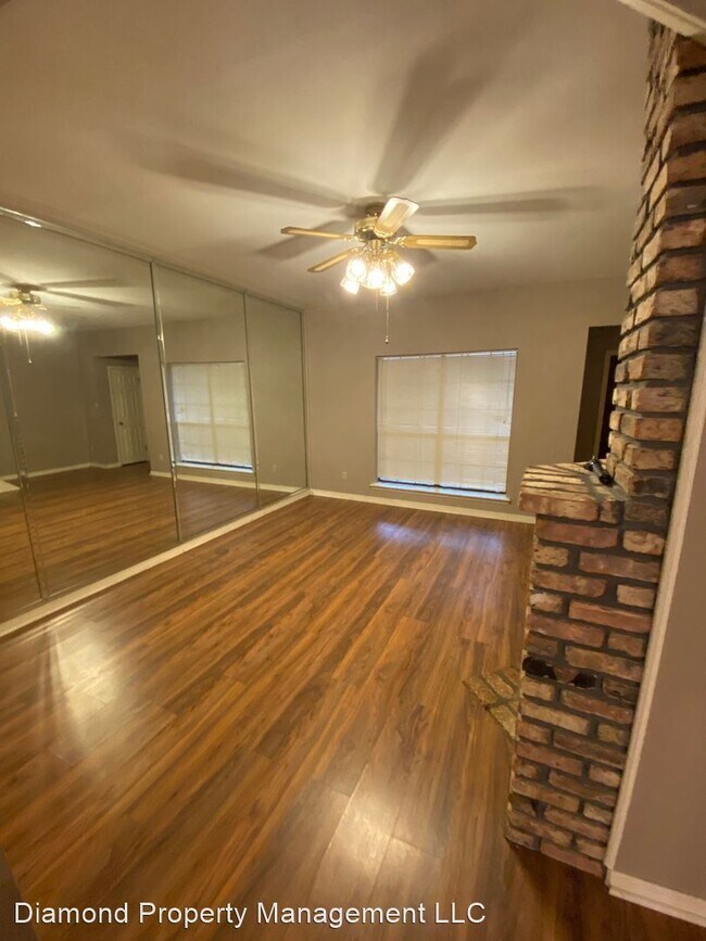 Building Photo - 2 br, 1.5 bath House - 3675 Park Trail Dr