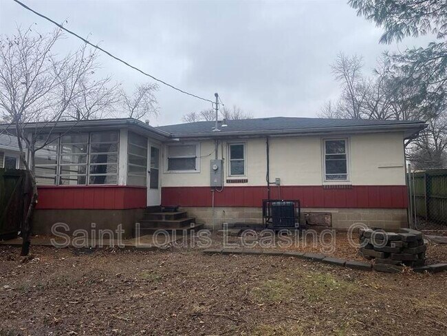 Building Photo - 9450 Minerva Ave