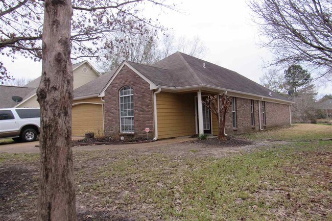 Building Photo - 502 Brookstone Dr