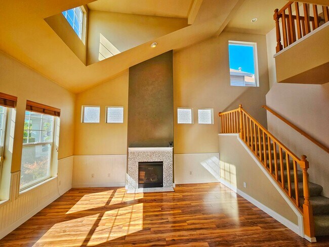 Foto del edificio - Charming 3 Bed 2.5 Bath 2 Story Home in Beautiful Lakeland, Auburn
