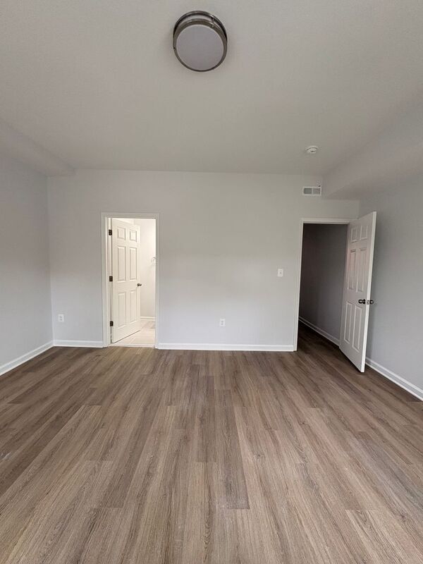 Foto del edificio - 2633 N Charles St