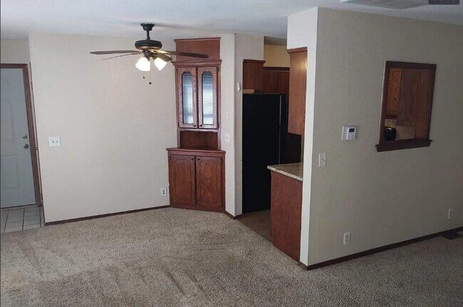 Foto del edificio - 4107 Heritage Pl Dr