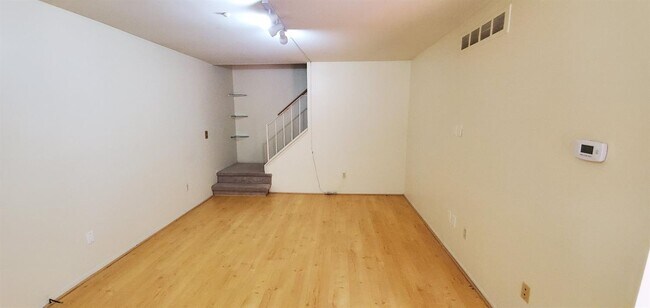Building Photo - 41009 Southwind Dr