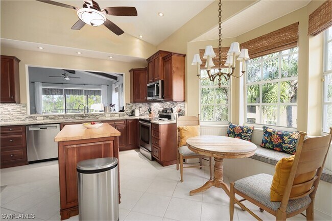 Building Photo - 6061 Ashford Ln