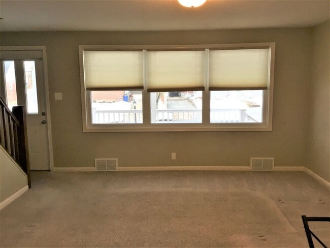 Building Photo - 4 br, 2 bath House - 214 E ROOSEVELT AVE