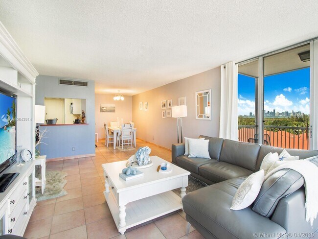 Foto del edificio - 150  Ocean Lane Dr  9H Key Biscayne Fl 33149