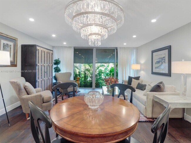 Foto del edificio - 901 N Birch Rd