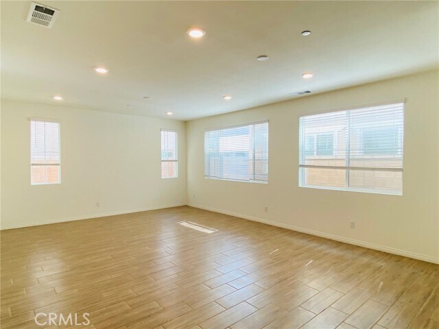 Foto del edificio - 3167 E Mt Rainier Drive