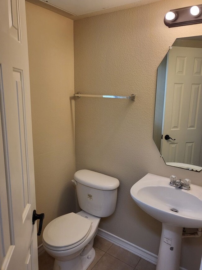 Foto del edificio - 122 E Nemo St