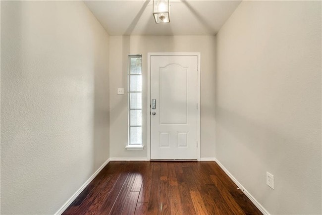 Building Photo - 2041 Windsong Dr