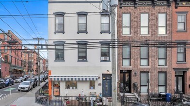 Building Photo - 739 Bloomfield St