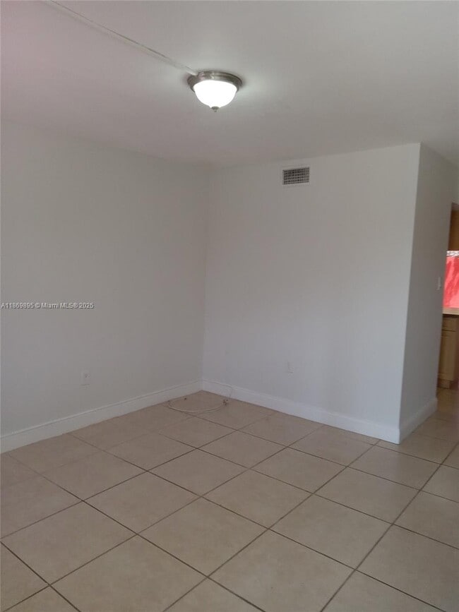 Building Photo - 1819 SW 107th Ave
