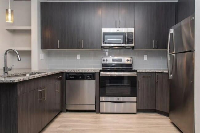 Building Photo - 185 Cliftwood Dr NE