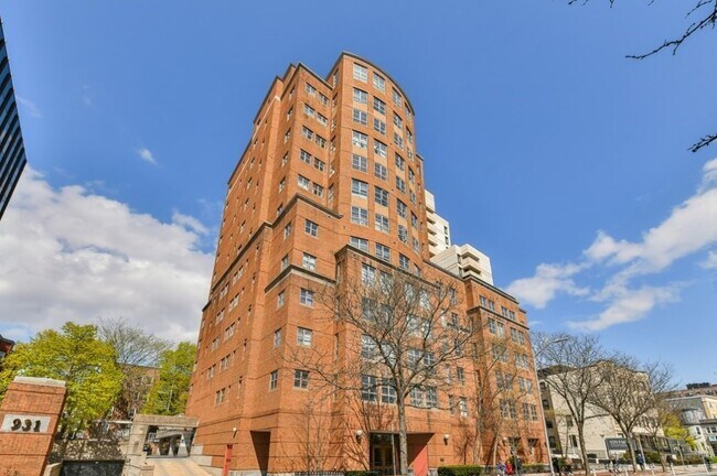 Foto del edificio - 931 Massachusetts Ave