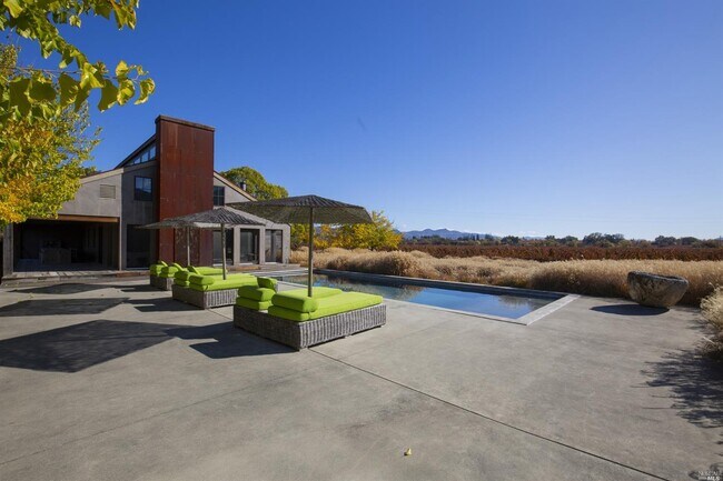 Foto del edificio - 1496 S Whitehall Ln