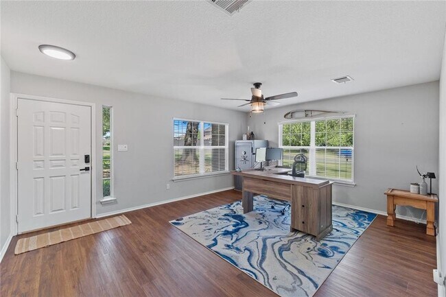 Foto del edificio - A Gem in Georgetown MOVE IN SPECIAL $1000.00 Deposit With Approved Credit