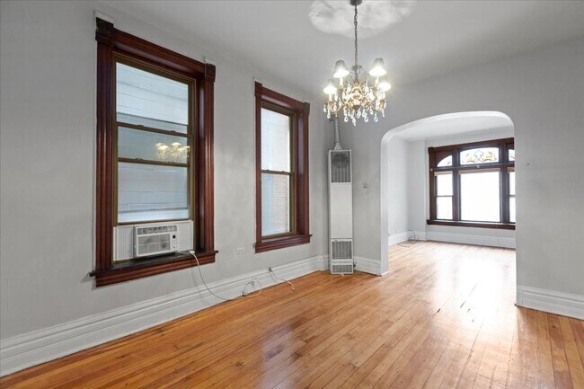 Foto del edificio - 1013 N Winchester Ave